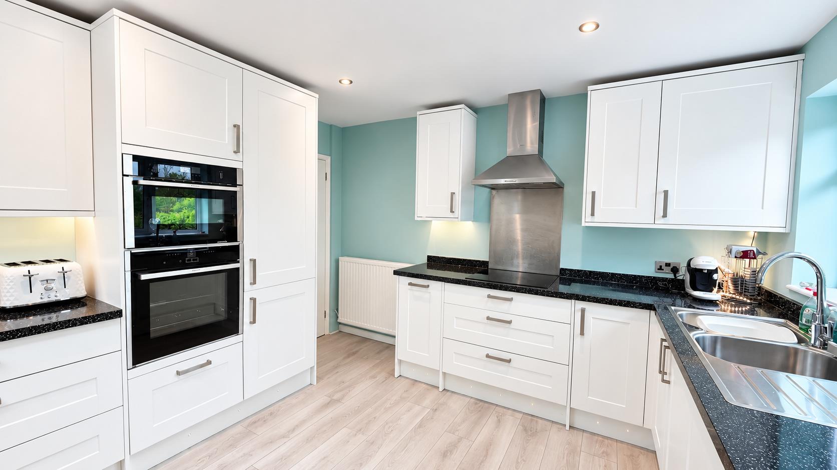 3 bed property in Pages Avenue, Cooden, Bexhill-On-Sea
